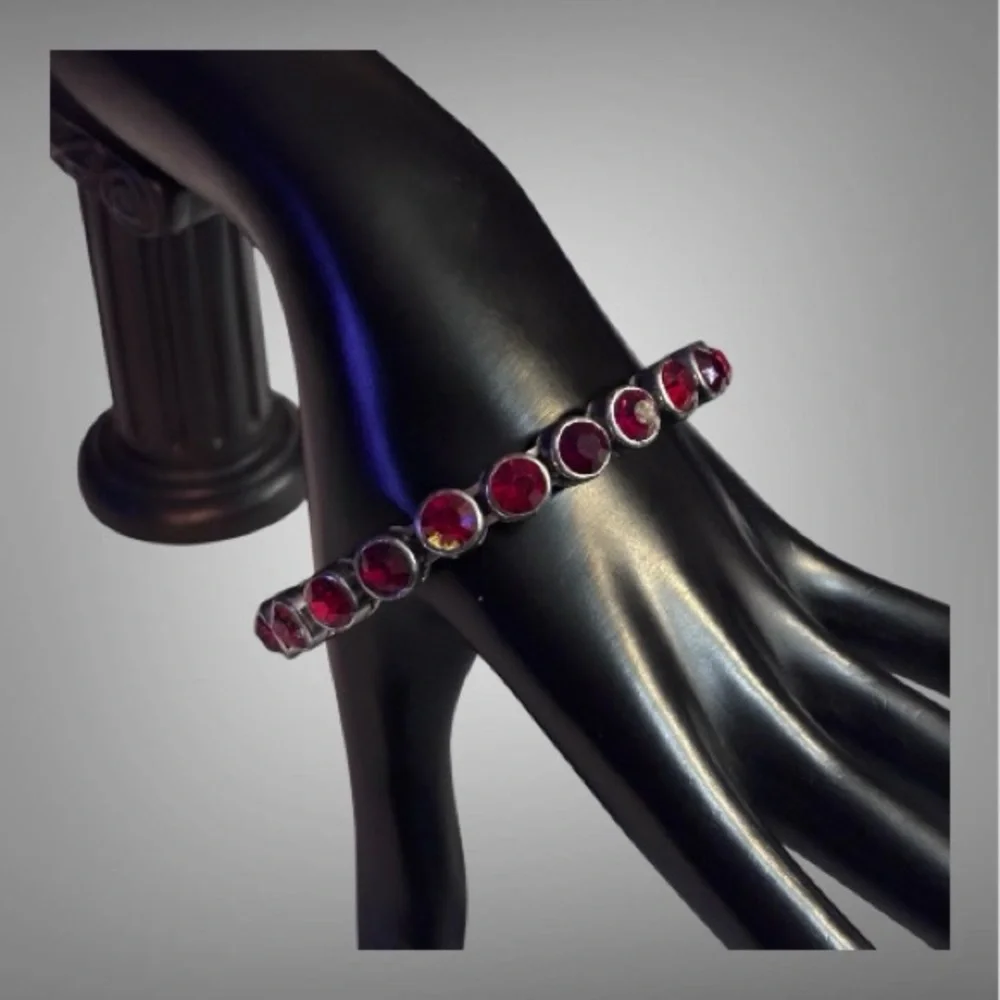 🌼Paparazzi “Sugar Coated Sparkle” Red Cabochon Bangle - Picture 2 of 5